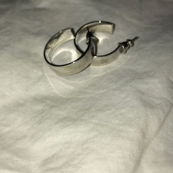 Round circle Open hoop silver tone Earrings - Picture 1 of 3